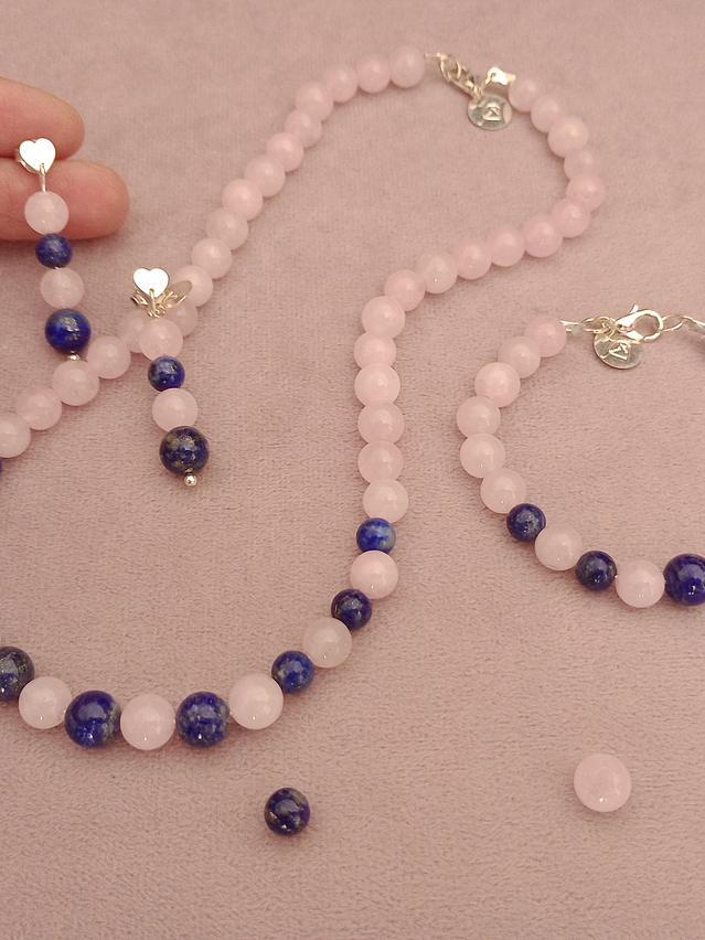 Conjunto de collar, aros y pulsera de cuarzo rosa y lapislázuli 2