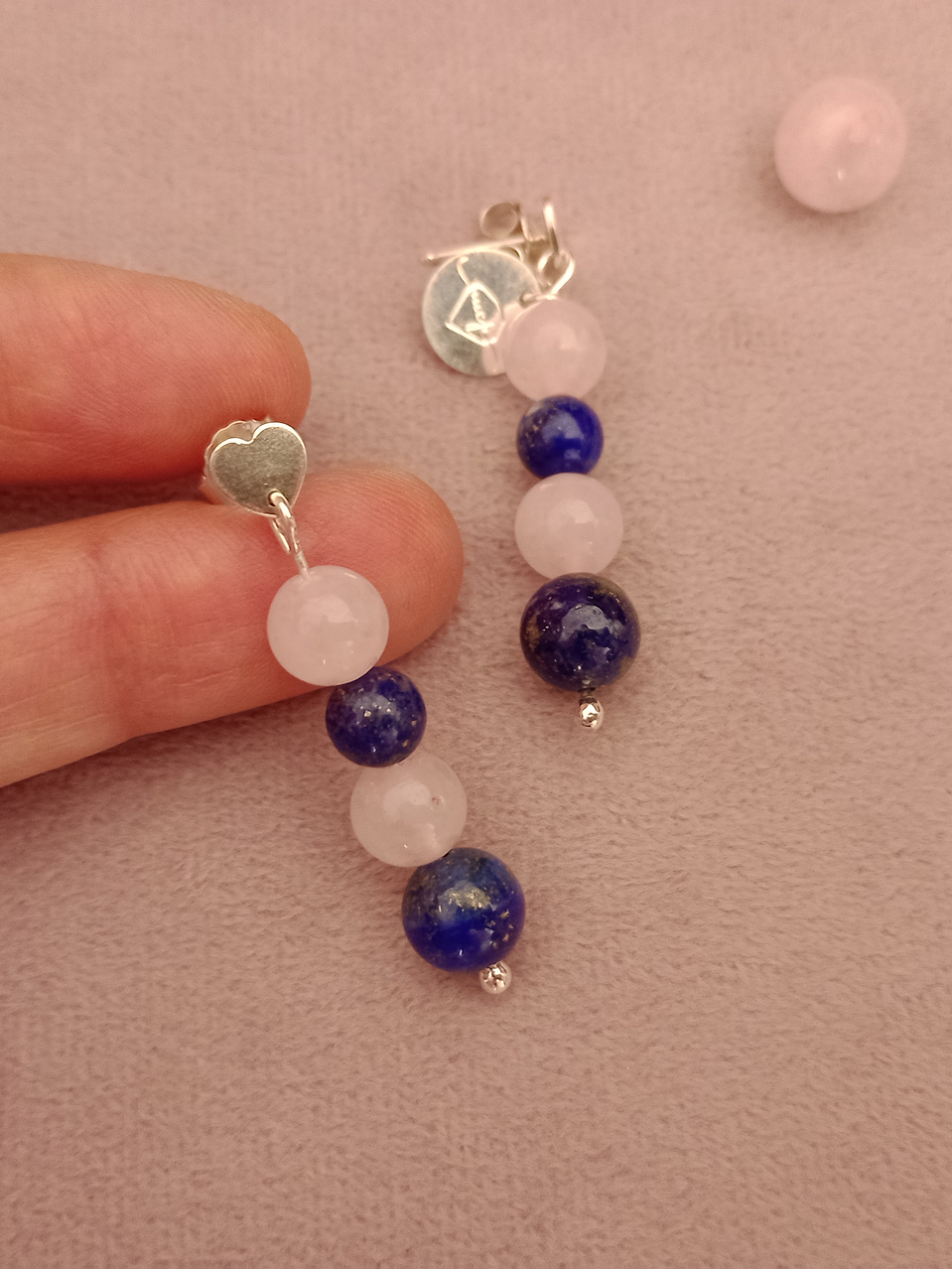 Conjunto de pulsera y aros de piedras cuarzo rosa y lapislázuli 2