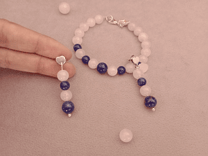 Conjunto de pulsera y aros de piedras cuarzo rosa y lapislázuli