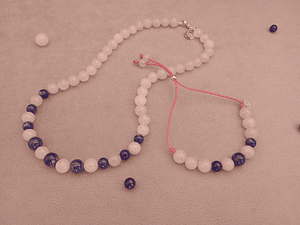 Conjunto de pulsera regulable y collar de cuarzo rosa y lapislazuli