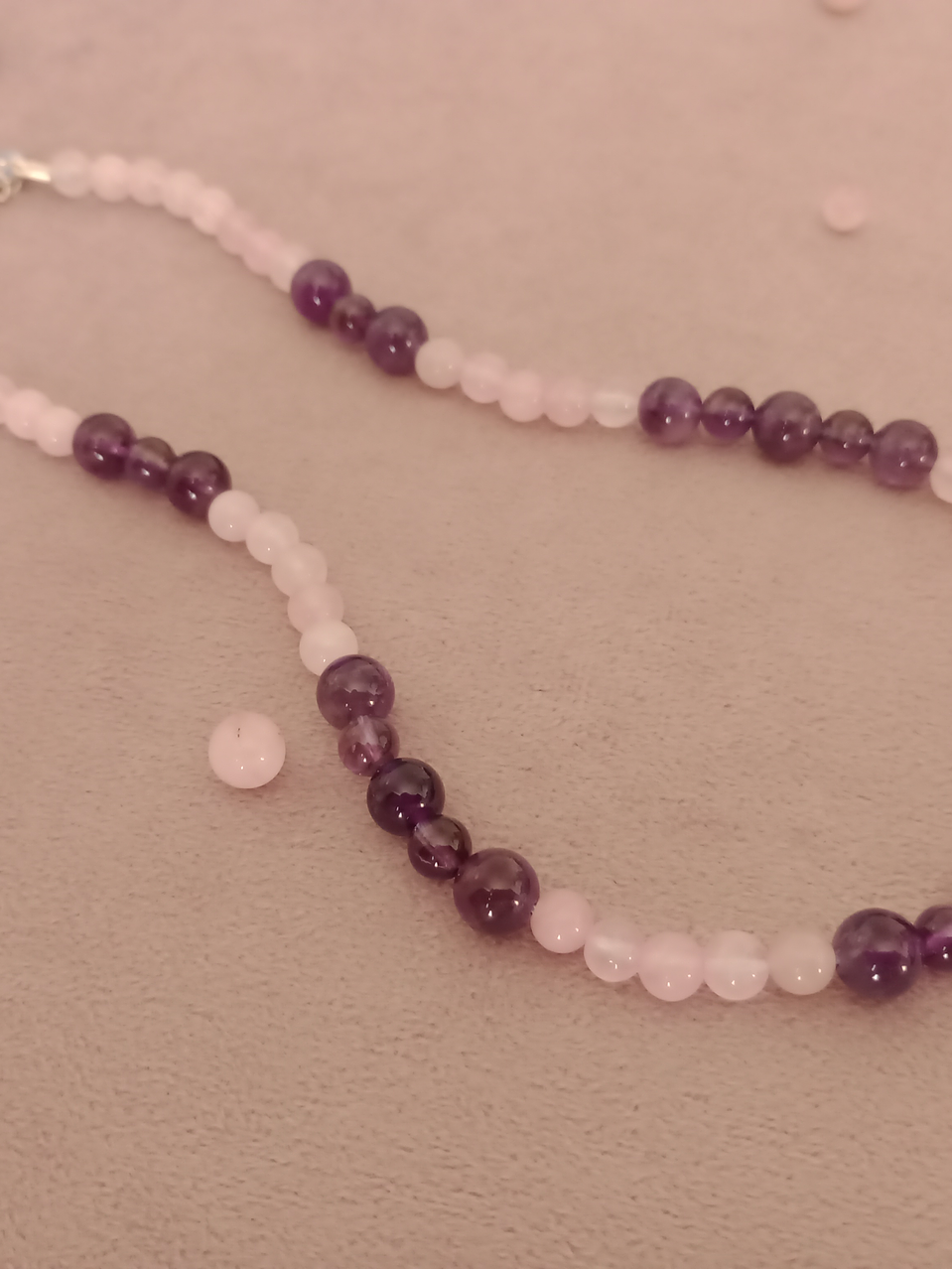 Collar de piedras cuarzo rosa y amatista 2