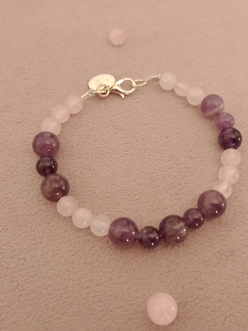 Conjunto de pulsera y aros de piedras cuarzo rosa y amatista 4