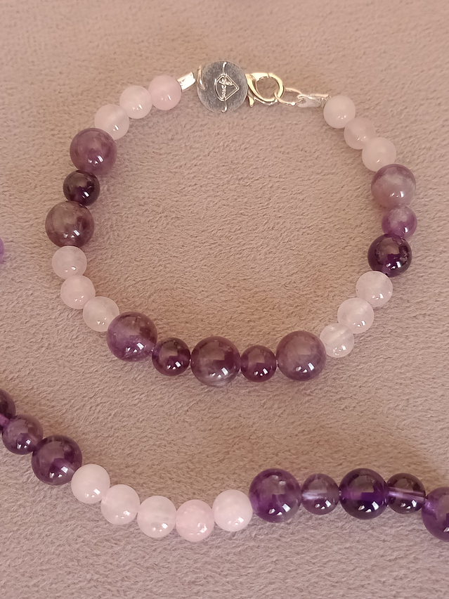 Conjunto de collar, pulsera y aros de piedras cuarzo rosa y amatista 2