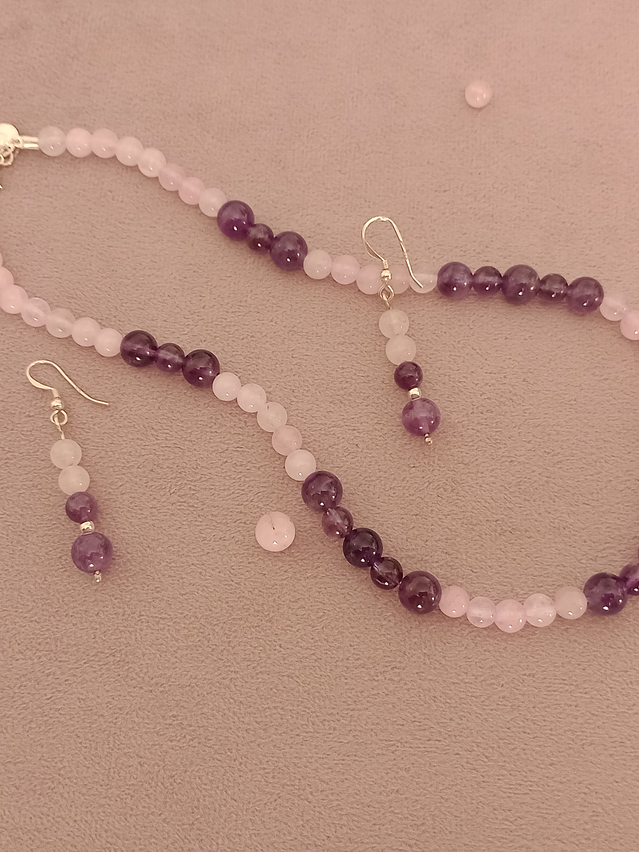 Conjunto de collar, pulsera y aros de piedras cuarzo rosa y amatista 8