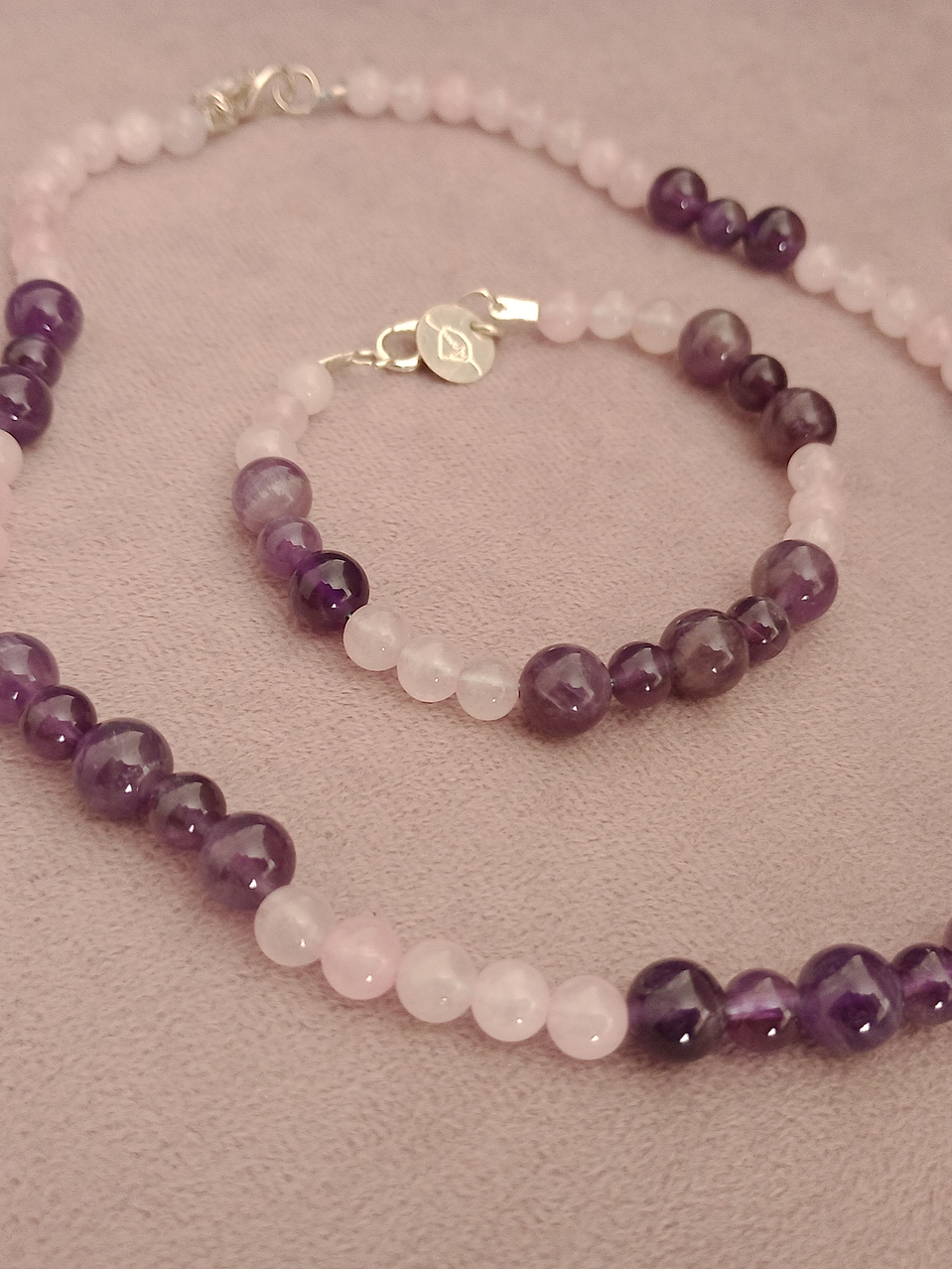 Conjunto de collar y pulsera de piedras cuarzo rosa y amatista 3