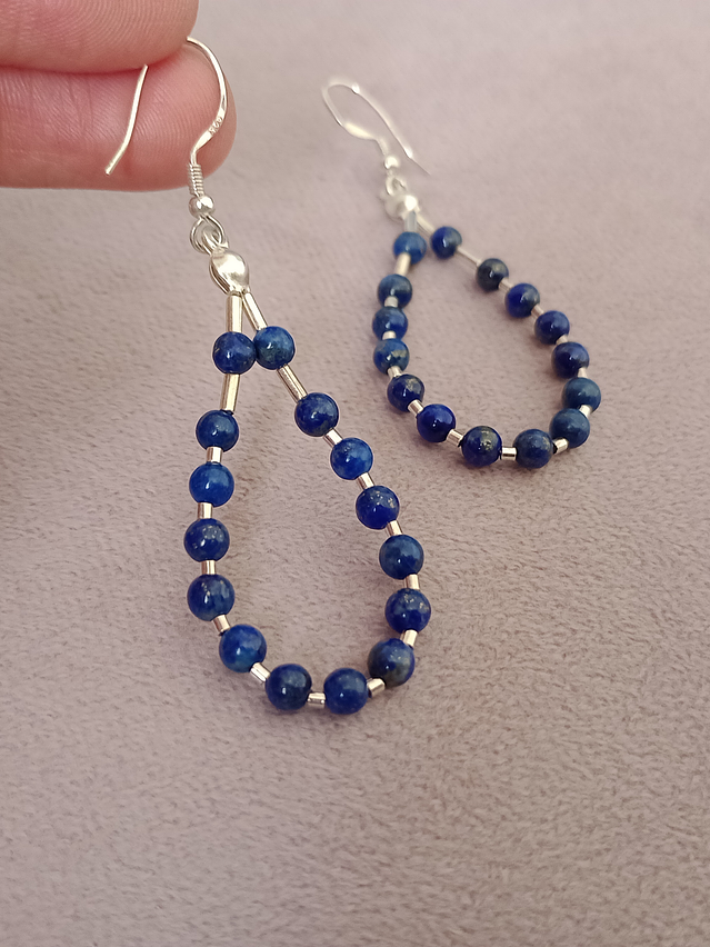 Aros de piedras lapislázuli y detalles de plata 2