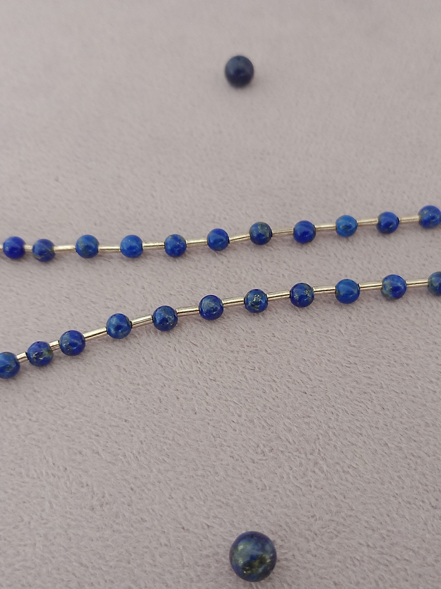 Collar de piedras lapislázuli y detalles de plata 2