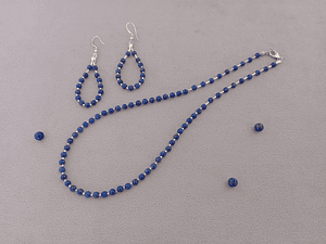 Conjunto de collar y aros de piedras lapislázuli