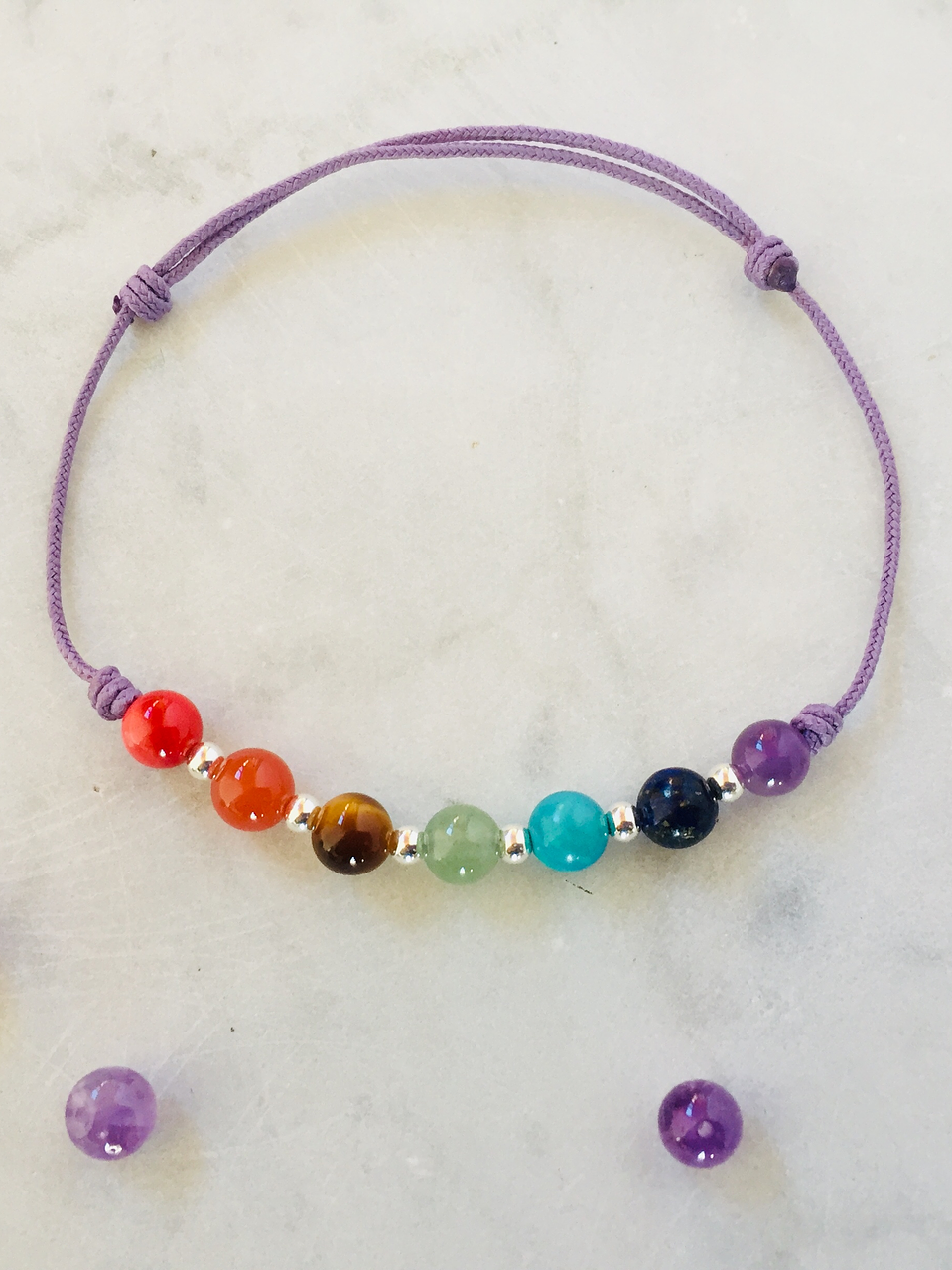 Pulsera de hilo regulable con piedras de los 7 chakras  1