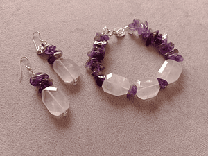 Conjunto de pulsera y aros de piedras amatista y cuarzo rosa