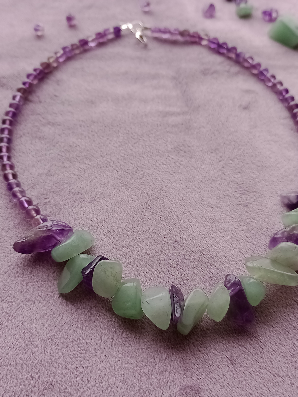 Collar de piedras jade verde y amatista 5