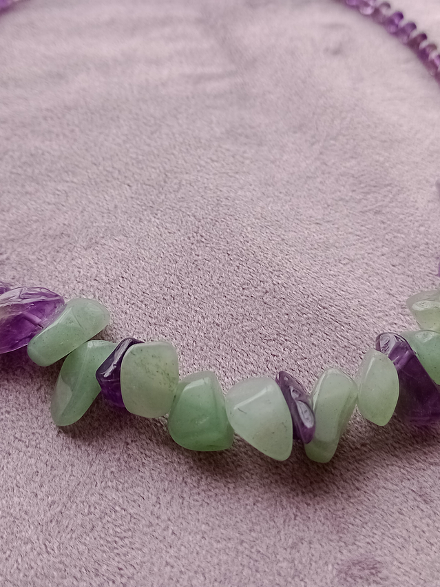 Collar de piedras jade verde y amatista 3