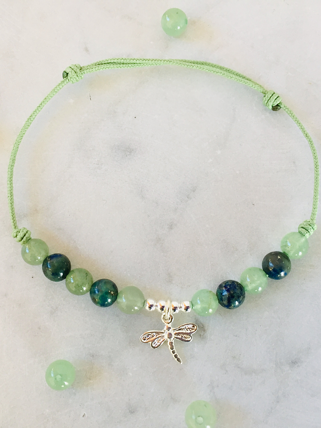 Pulsera de hilo regulable con piedras jade verde, azurita y dije de plata 2