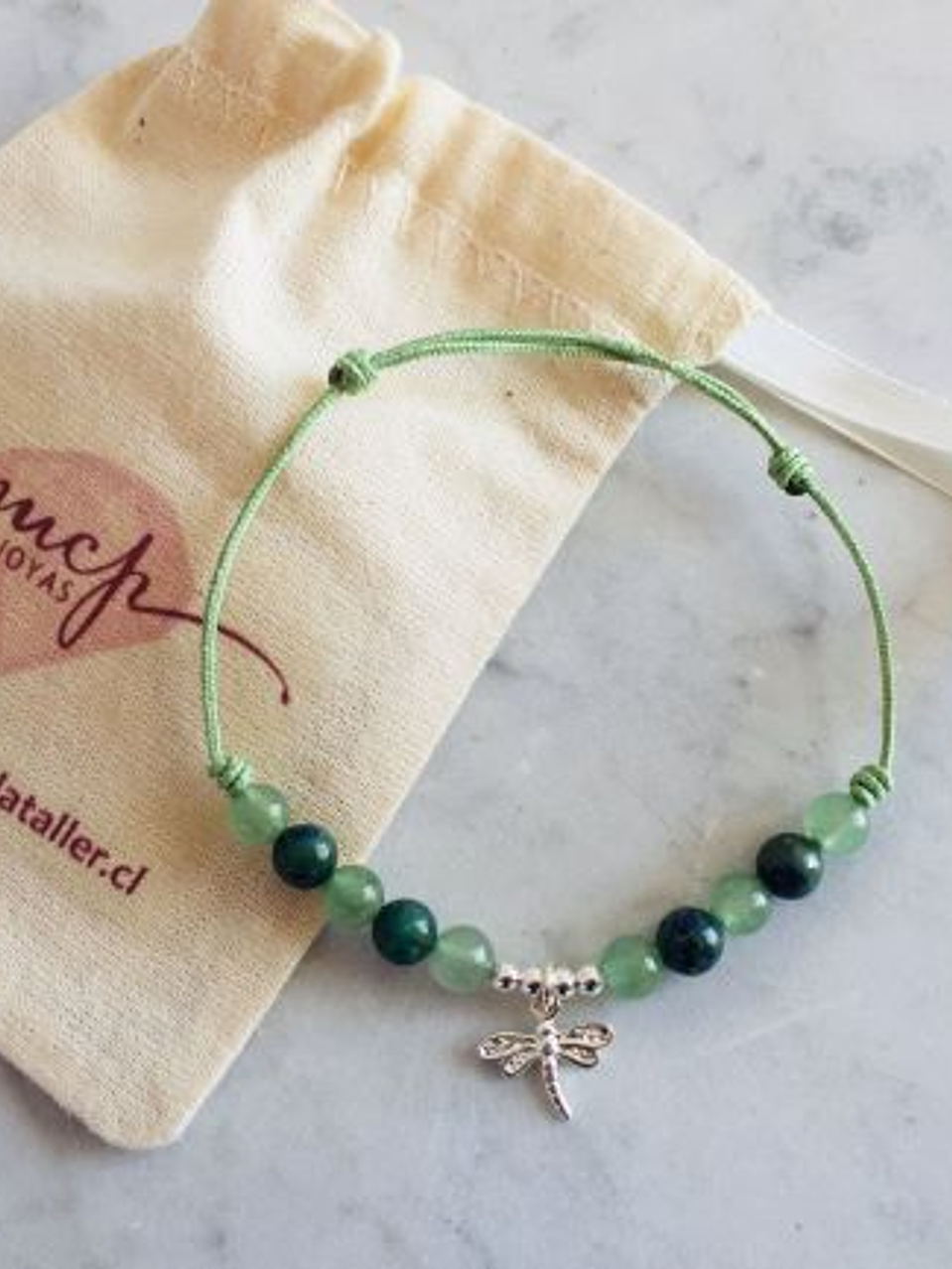 Pulsera de hilo regulable con piedras jade verde, azurita y dije de plata 3