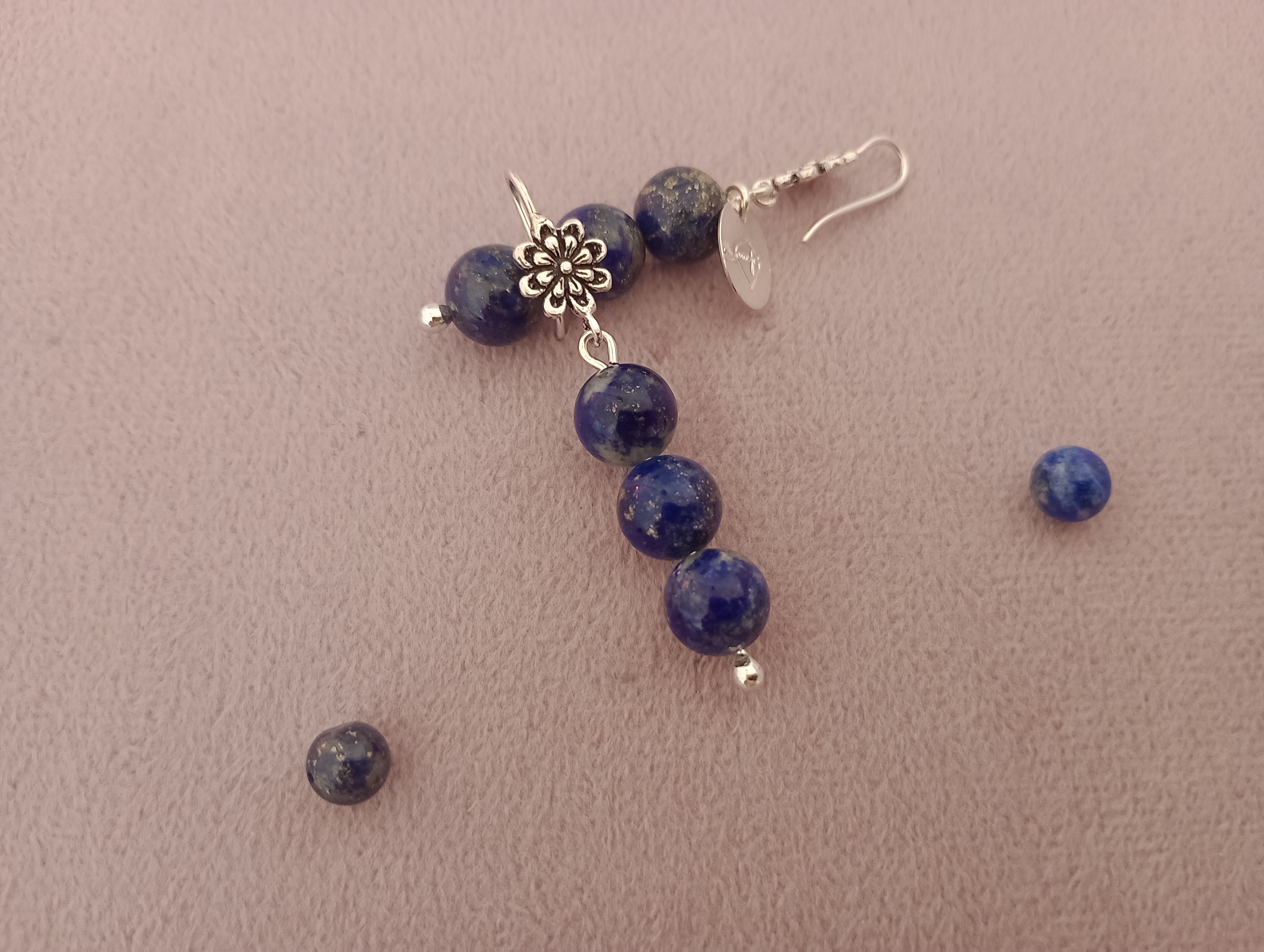 Aros flor de piedras lapislázuli