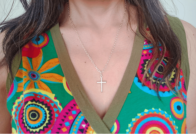 Cadena y cruz de plata