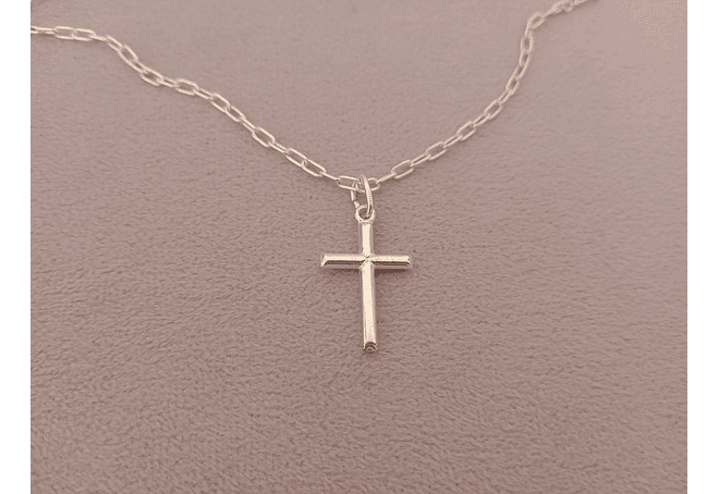 Cadena y cruz de plata