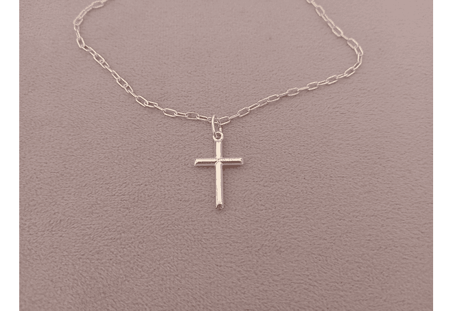 Cadena y cruz de plata