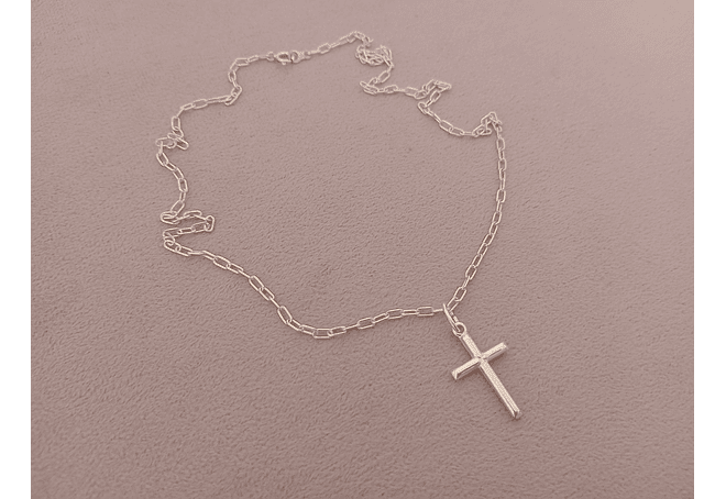 Cadena y cruz de plata