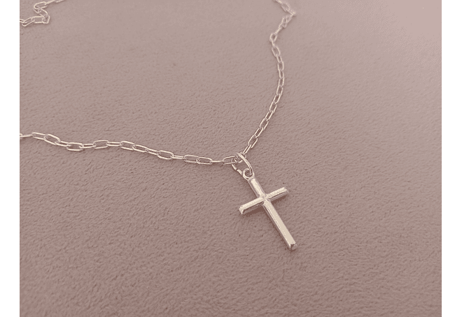 Cadena y cruz de plata