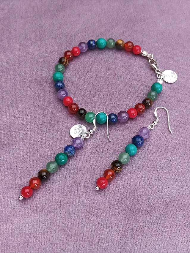 Conjunto de pulsera y aros de piedras de los 7 chakras 1