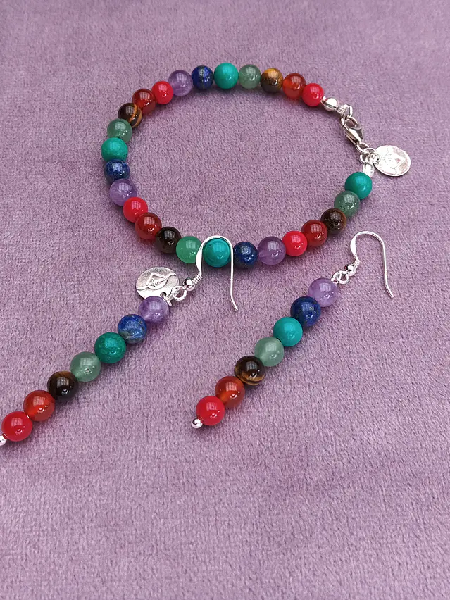 Conjunto de pulsera y aros de piedras de los 7 chakras 3