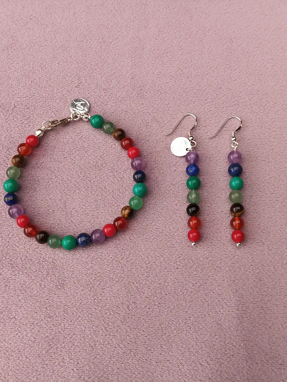 Conjunto de pulsera y aros de piedras de los 7 chakras 3