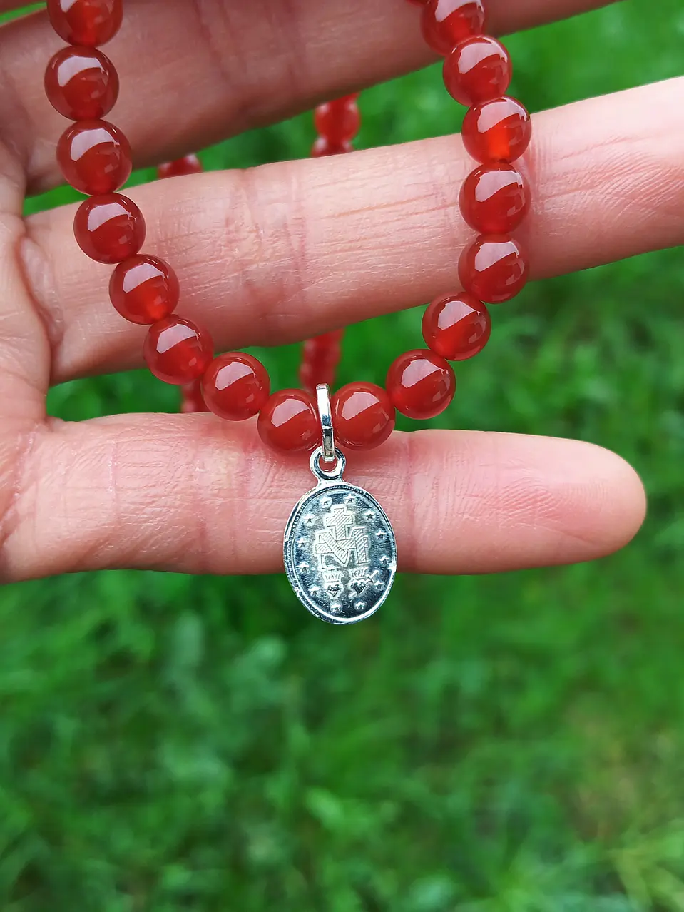 Collar de piedras cornalina y Virgencita de los rayos de plata 5