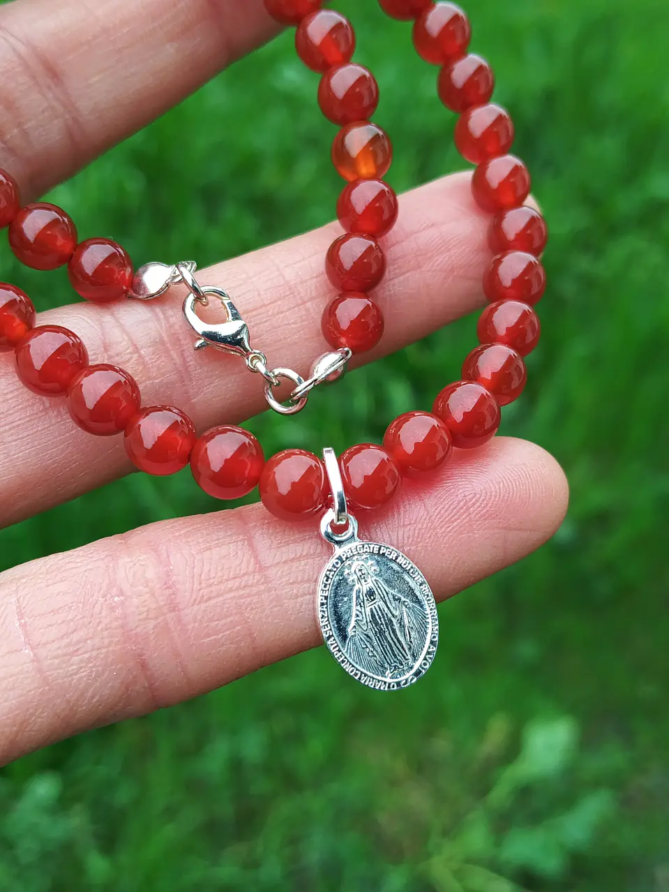 Collar de piedras cornalina y Virgencita de los rayos de plata 4