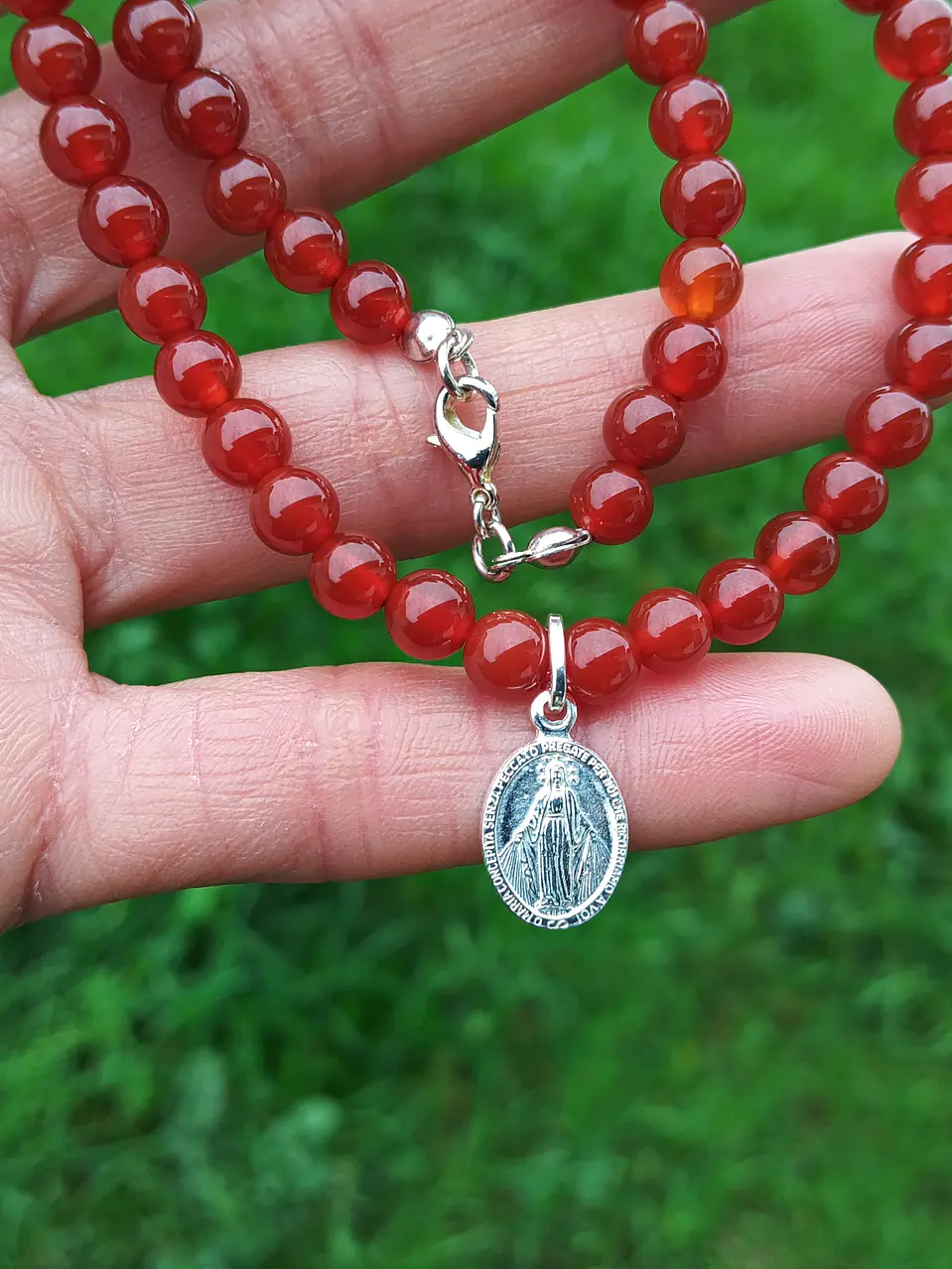 Collar de piedras cornalina y Virgencita de los rayos de plata 3