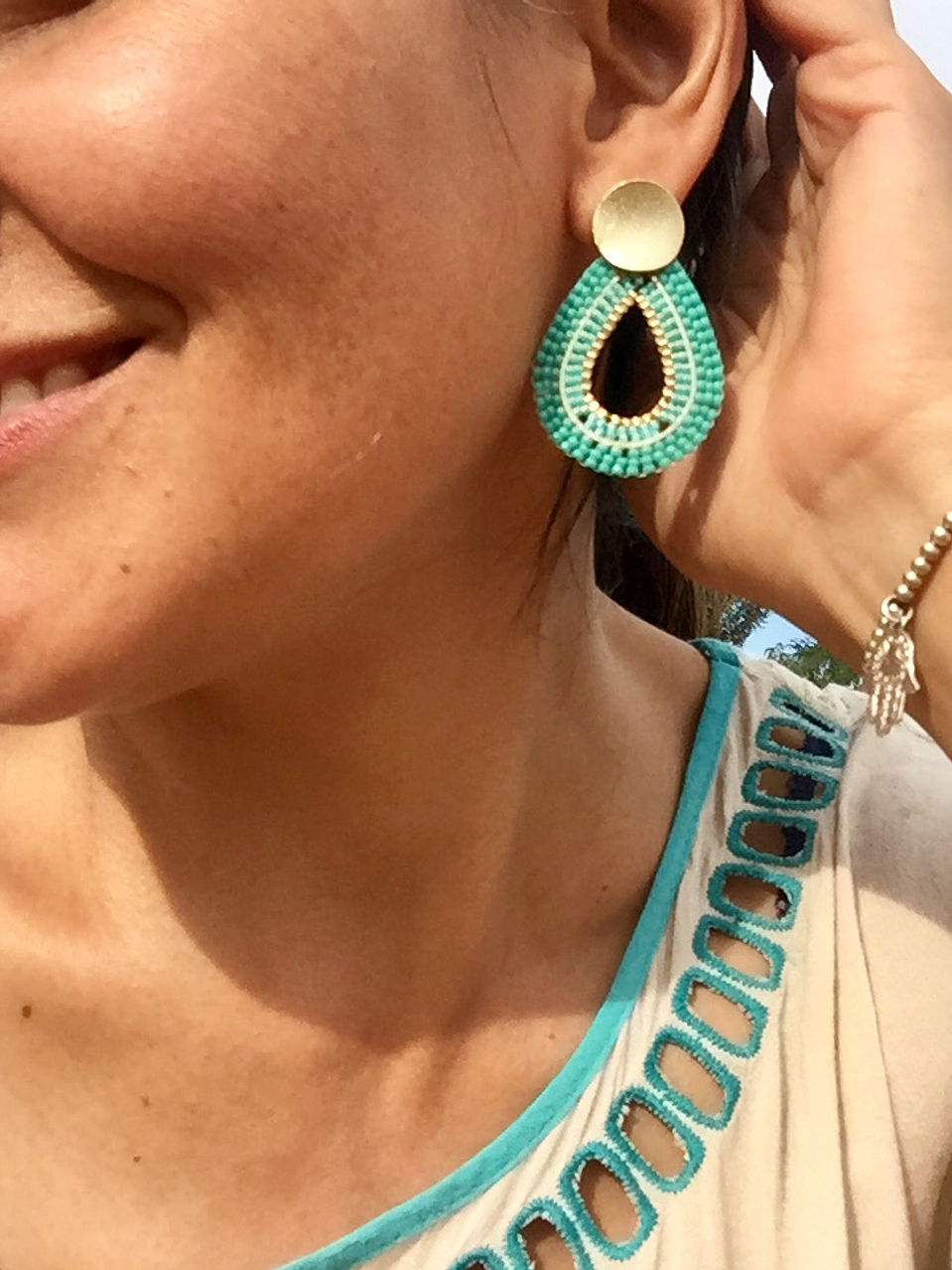 Aros tejidos a mano con delicas y rocailles Miyuki 1