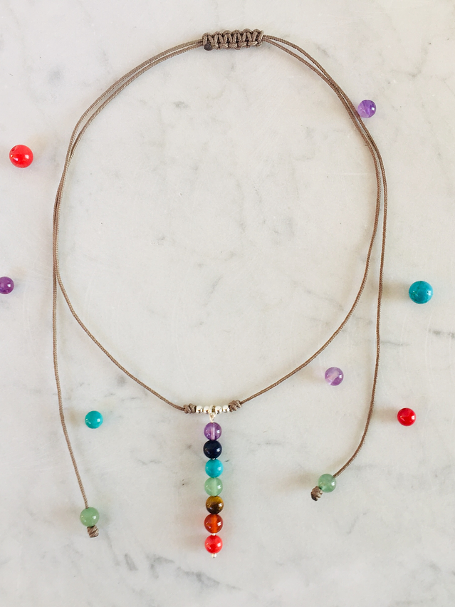 Conjunto hilo de piedras de los 7 chakras y detalles de plata 2