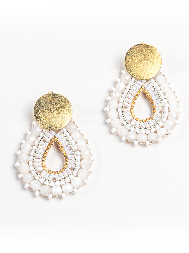 Aros tejidos 100% a mano con rocailles, delicas Miyuki y piedras cuarzo blanco en su contorno 1