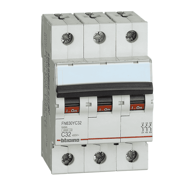 INTERRUPTOR TERMOMAGNÉTICO 3P 32A 220VAC 10KA BTICINO 
