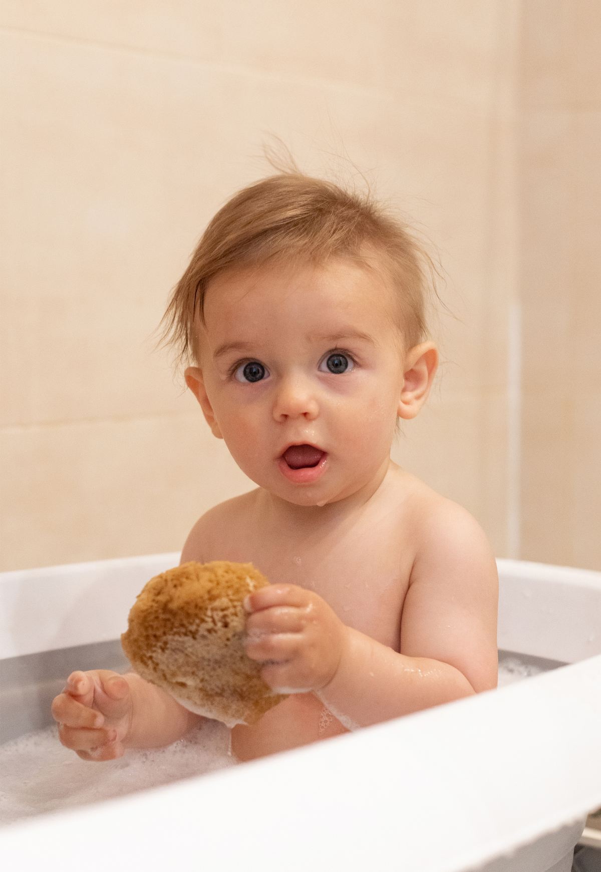7,267 en la categoría «Bebe baño esponja» de imágenes, fotos de
