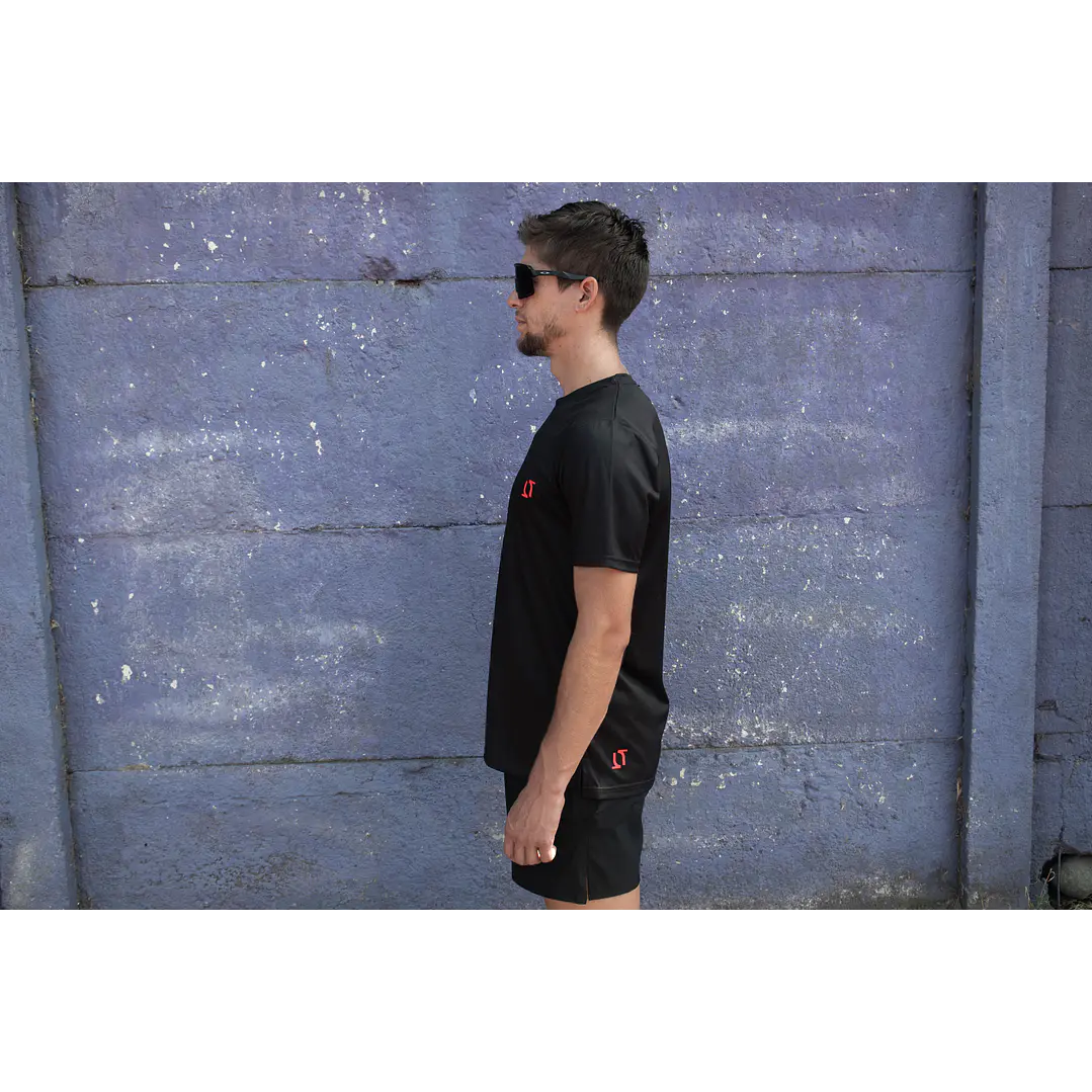 Polera Negra - Manga Corta 4
