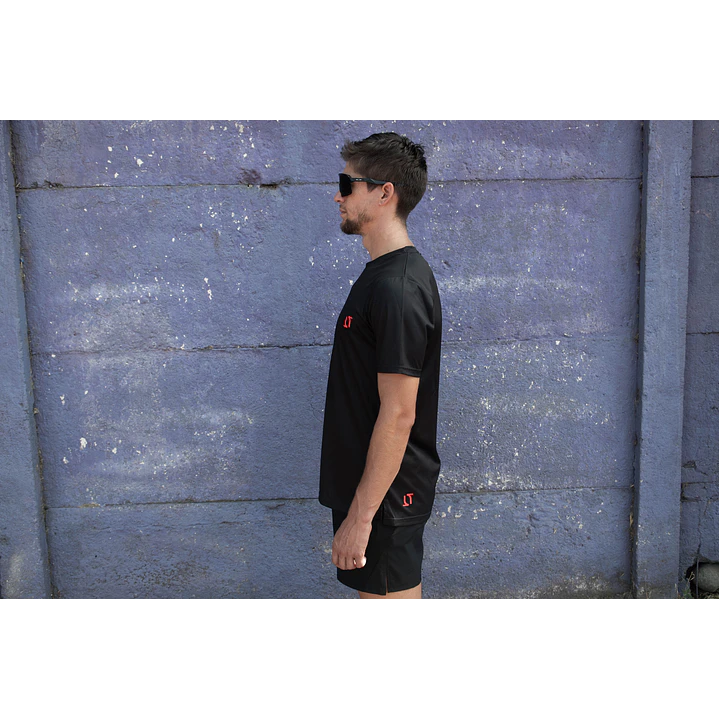 Polera Negra - Manga Corta 4