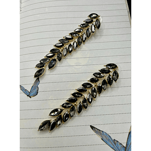 BLACK FEATHER - Metal earring