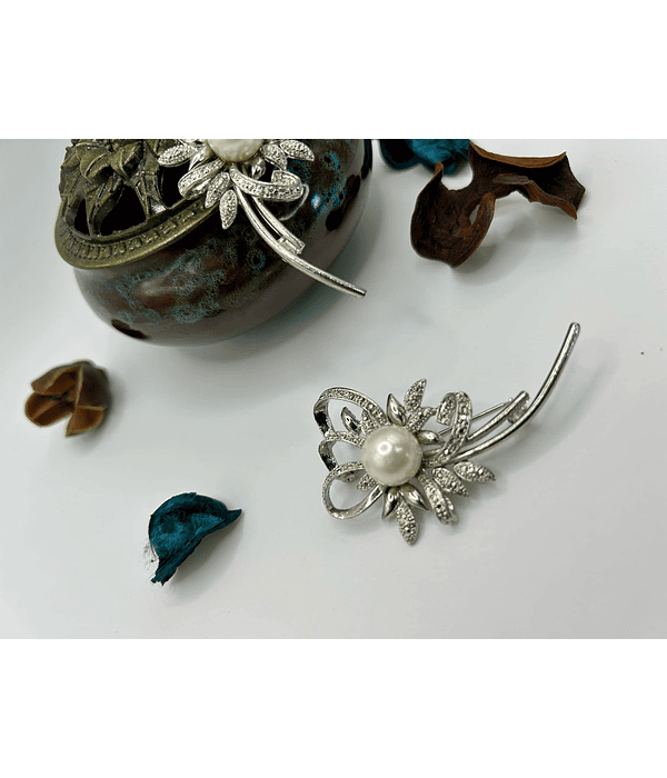 FLOWER - Stainless Steel Brooch