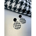 Houndstooth Statement Earrings – Timeless Elegance with a Modern Twist 2