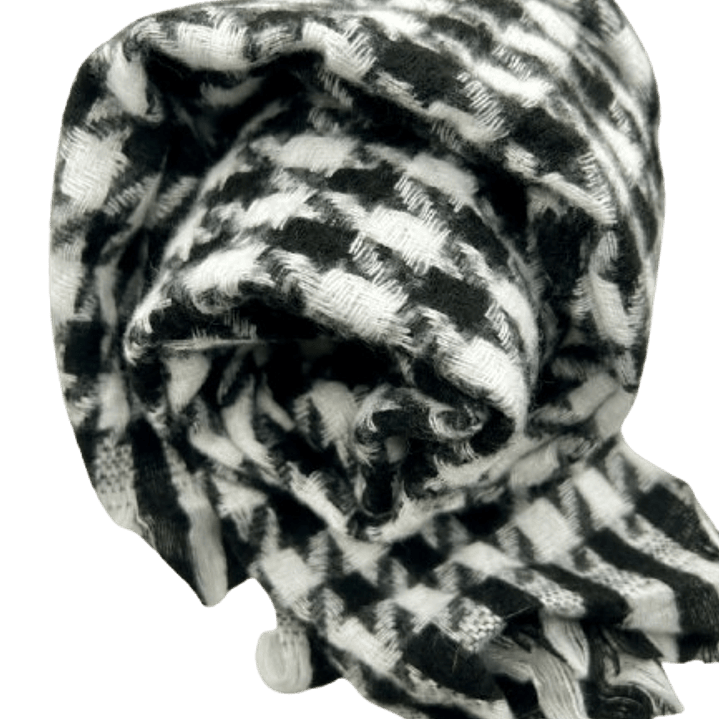 Classic Houndstooth Scarf – Timeless Elegance and Warmth 2