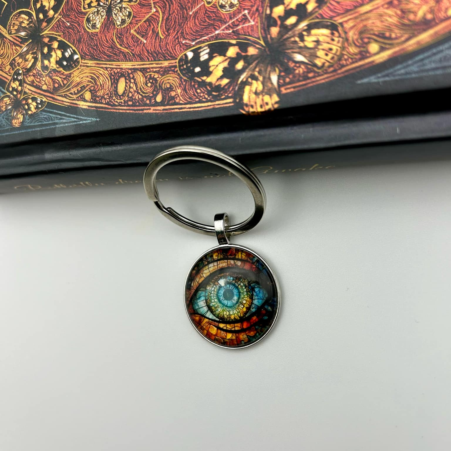 Mystical Eye Keychain – A Glimpse into the Unknown 2