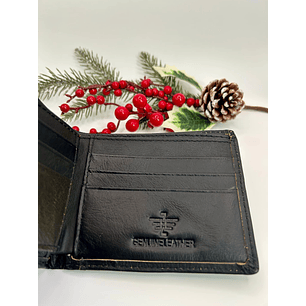 Classic Men's Wallet in Authentic Leather - Timeless Design