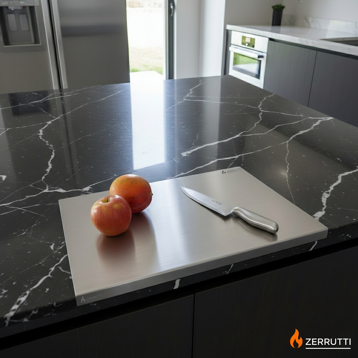 Set Gourmet: Salero y Pimentero Eléctrico y Tabla de Picar en Acero Inoxidable 3