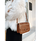 Bolsa cuadrada café bordado 4