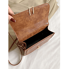 Bolsa cuadrada café bordado 5