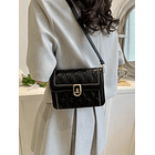 Bolso cuadrado guateado negro 3