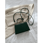 Bolso cuadrado con cocodrilo en relieve VERDE  6