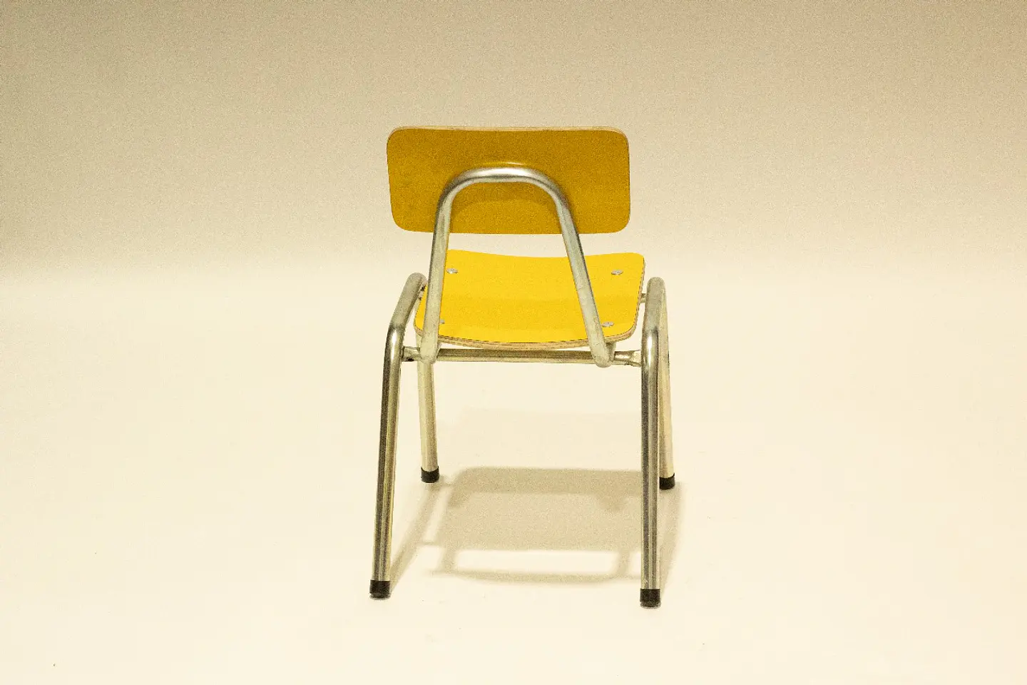 Silla kinder amarilla 3