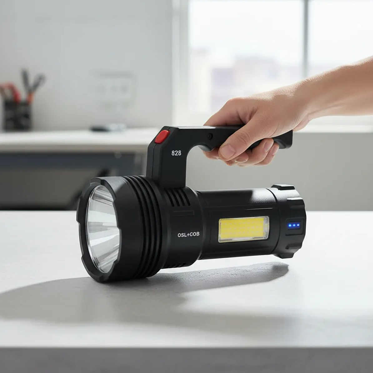 Linterna Led Recargable y Solar Modelo 828 Tasbel 4